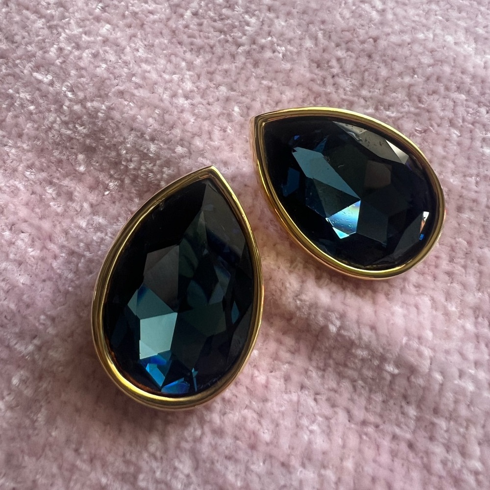 SWAROVSKI  Blue Crystal Vintage Clip on Earrings ,Gold Tone ( SAL)